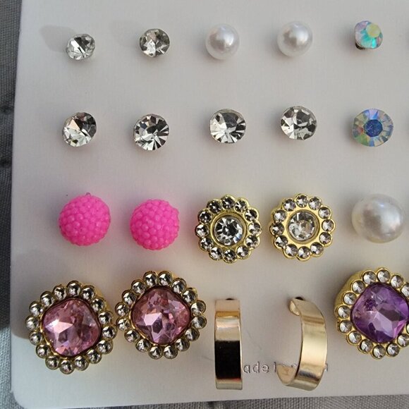 ❤️MINT dozen pair of pierced stud earrings NWT ❤️ - Picture 3 of 10